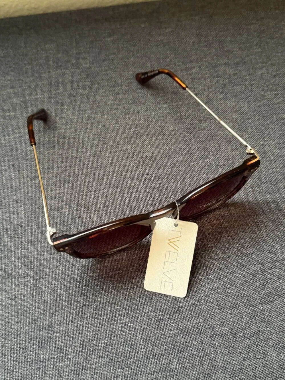 NWT Tortoise Round Sunglasses (with Free Case!)